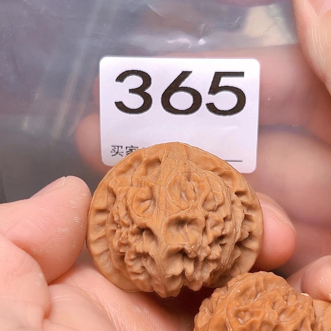 文玩核桃吊坠40宫灯