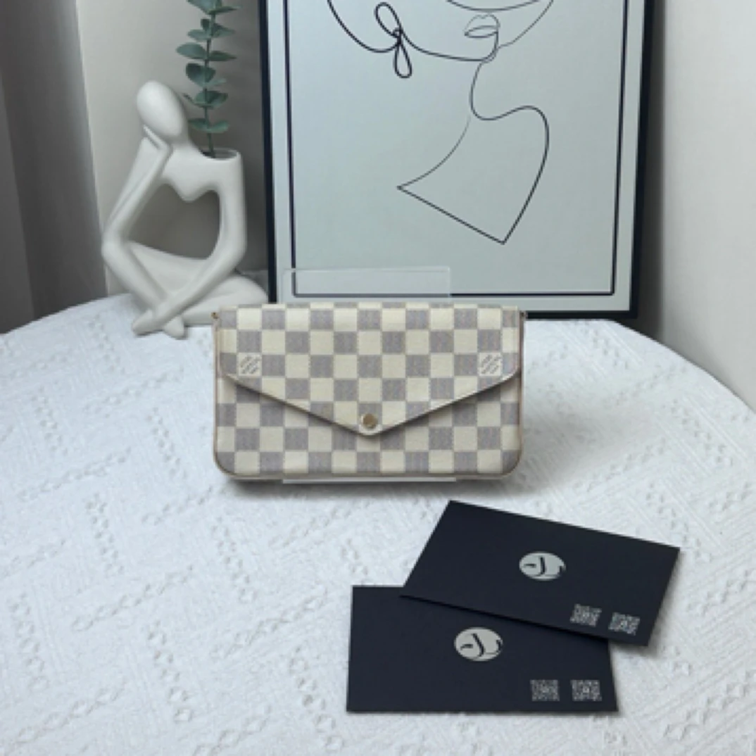 95新 LouisVuitton/路易威登 白棋盘格三合一 /JW5838