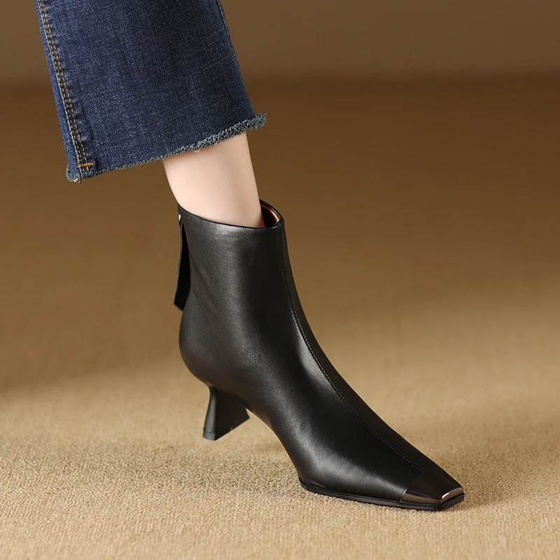 AACCK~6.5厘米黑色头层牛皮金属方头后拉链高跟短靴女短筒瘦瘦靴