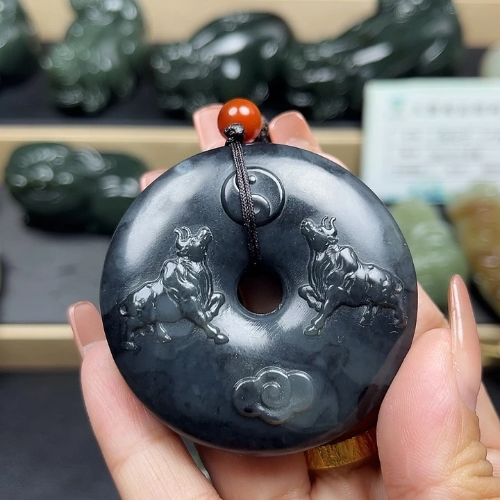 颈饰未镶嵌和田玉