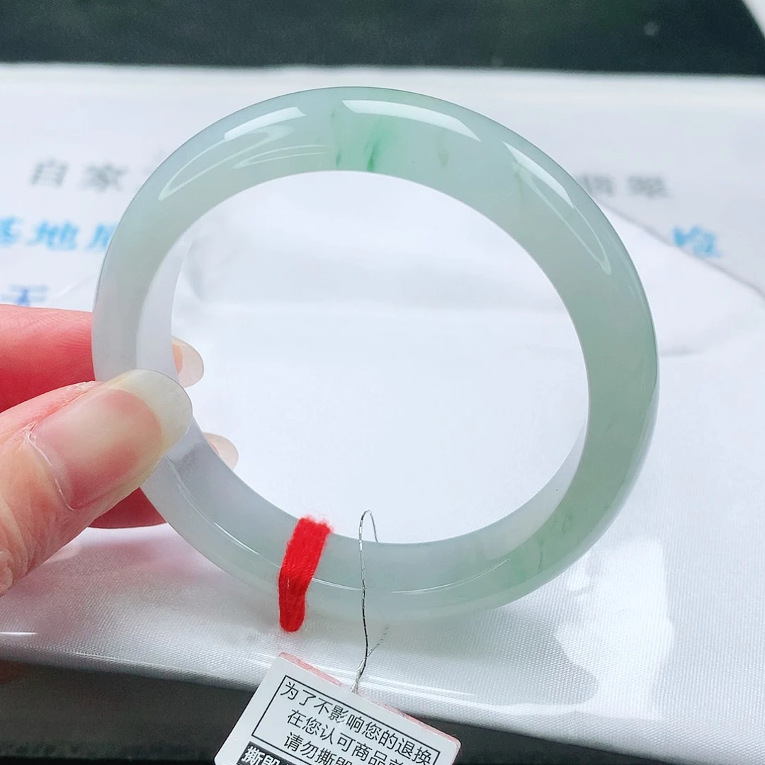 翡翠手镯未镶嵌52圈