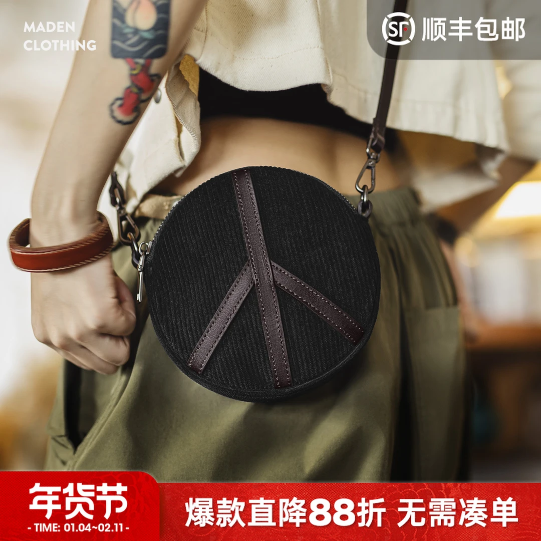 马登黑色灯芯绒斜挎小型圆包超轻便迷你精致复古随身单肩包包女士