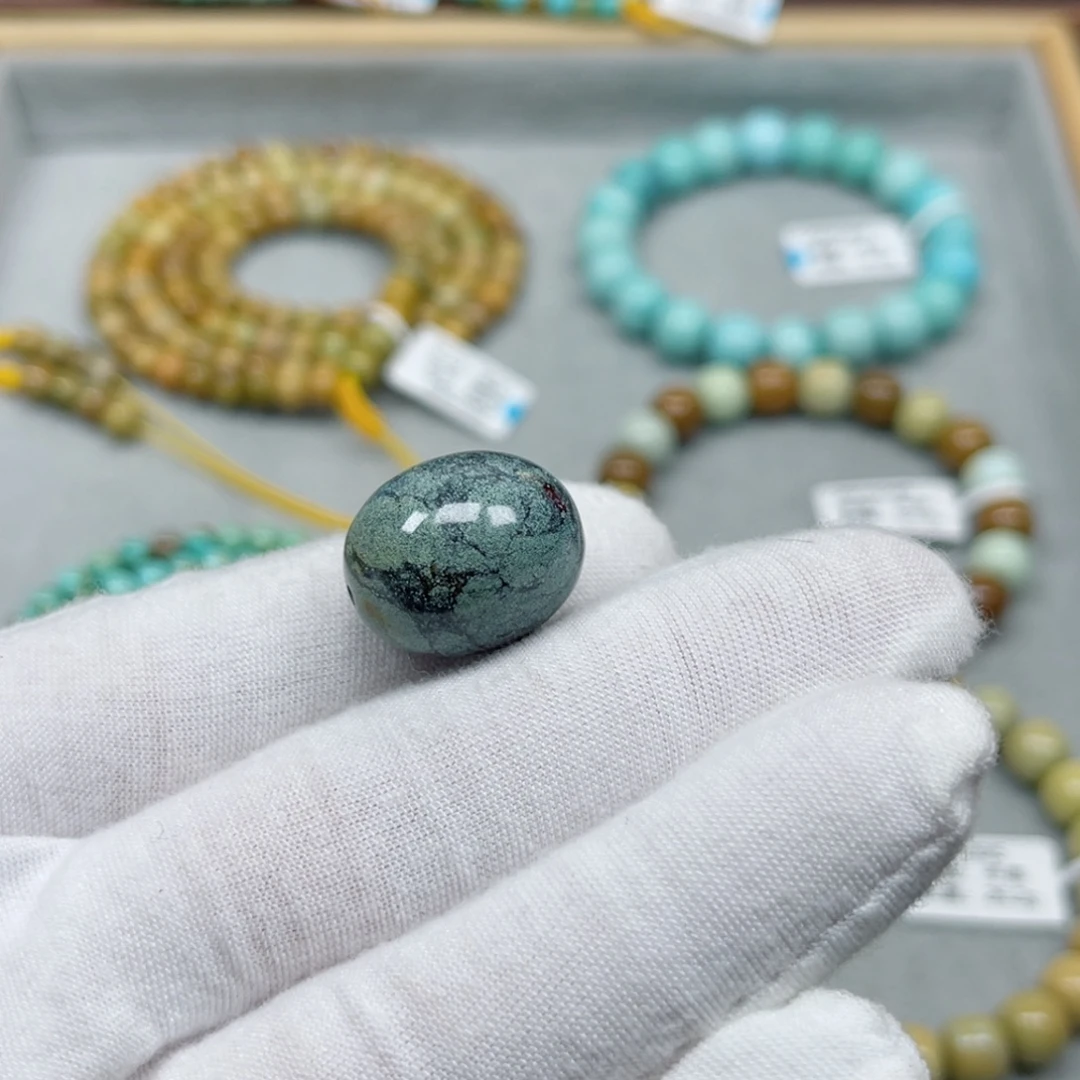 绿松石未镶嵌挂件