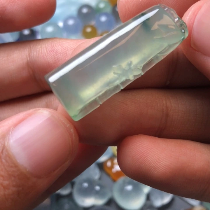 定制翡翠未镶嵌挂件
