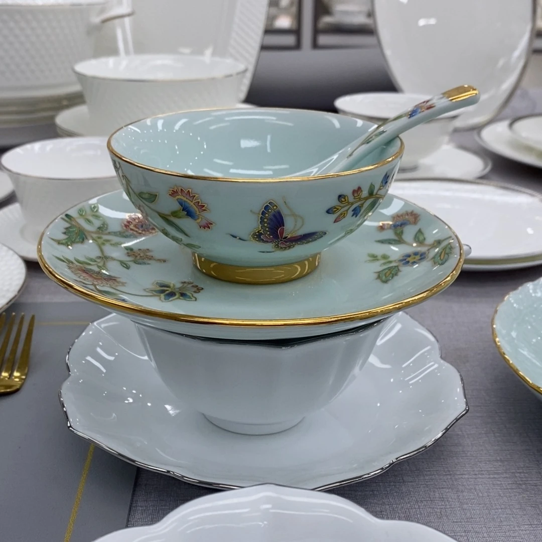 骨瓷大****?春风醉碟4.5寸6个，8寸4个