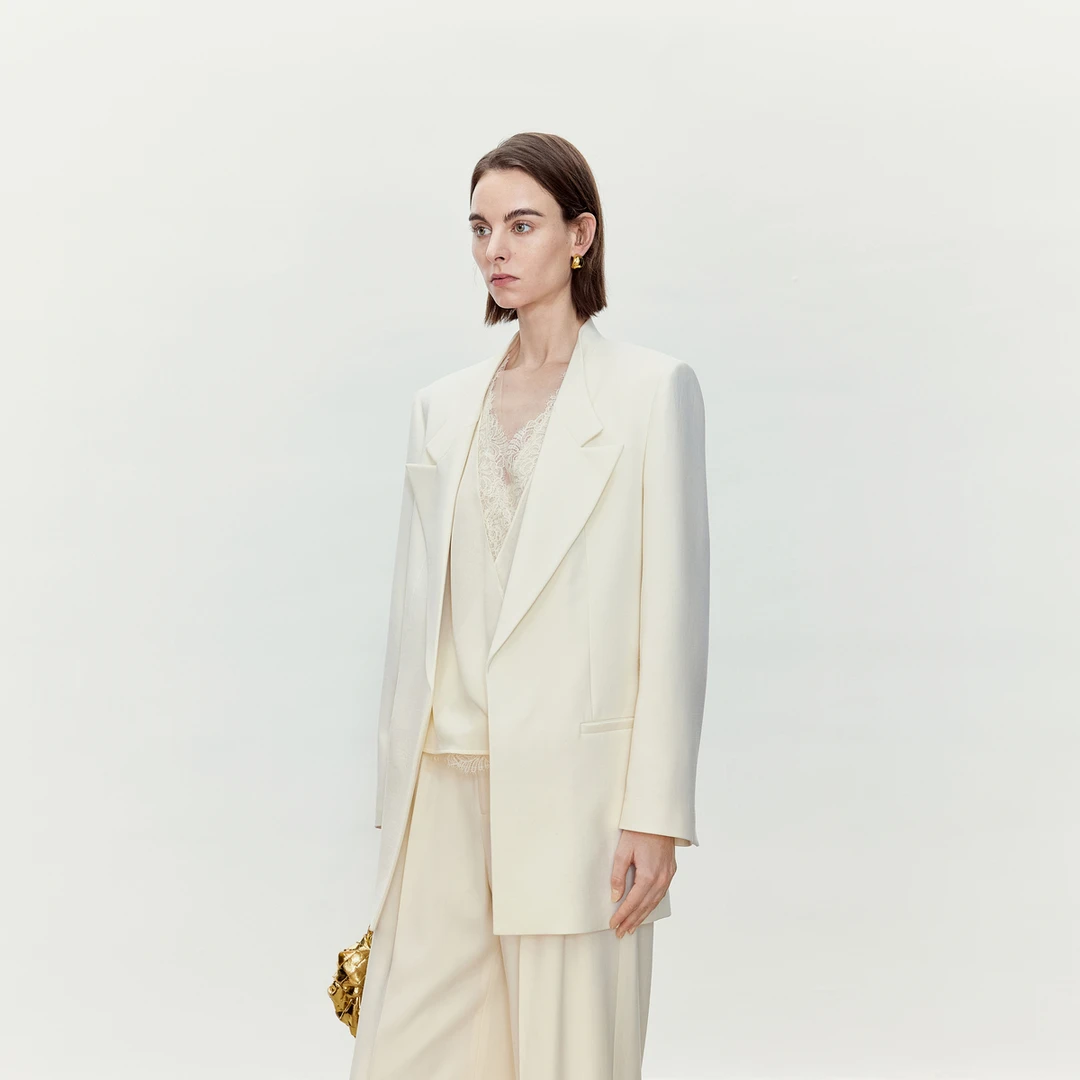 LYNEE【黑标系列】绵羊毛简约戗驳领宽松西装外套 LGD2FSW043