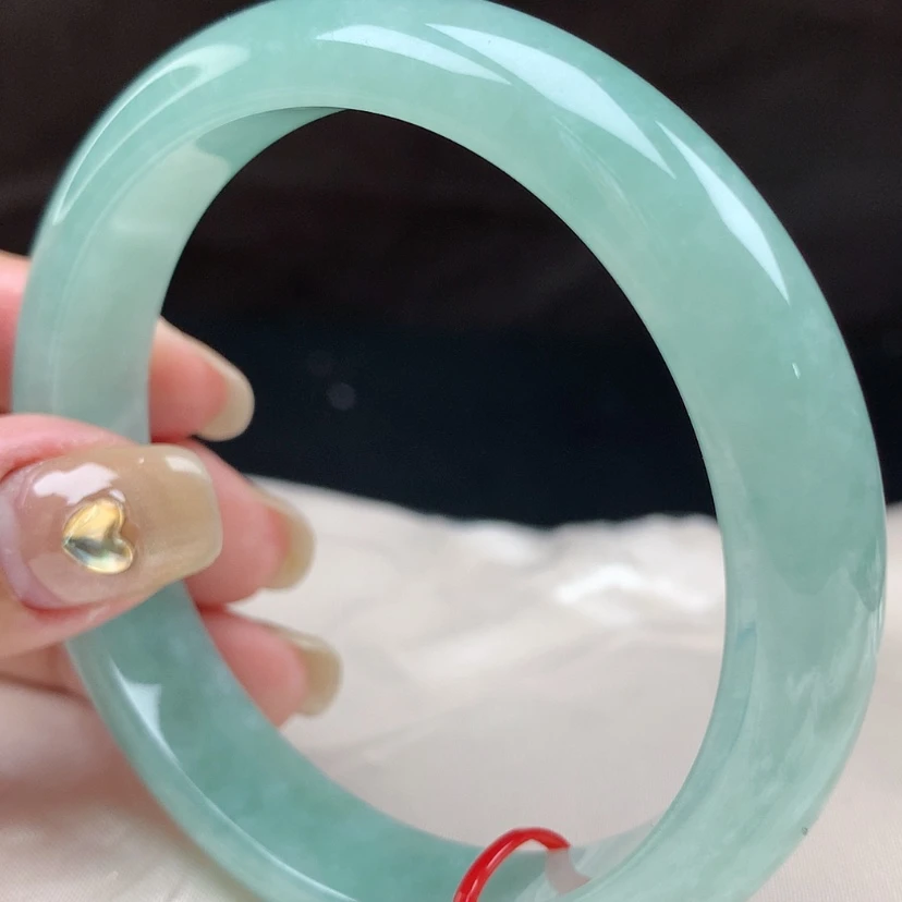 【闪购商品】翡翠手镯未镶嵌喵**雨96068，63圈