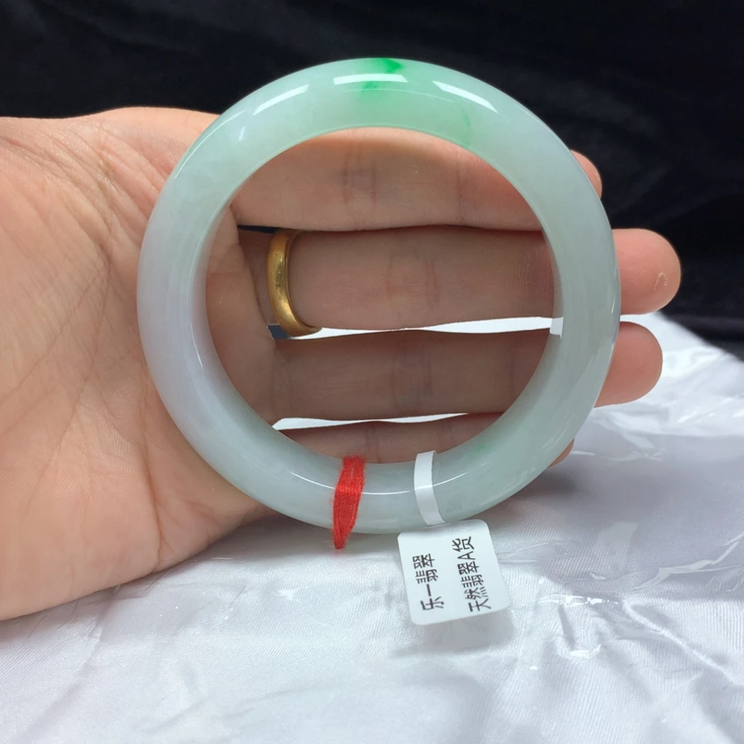 翡翠未镶嵌手镯（圆镯）58