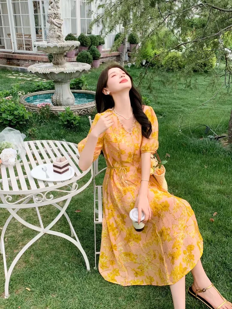 杭州孟茹推荐2025夏款天丝麻连衣裙黄色