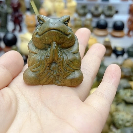 维腊木（绿檀）以**马青蛙