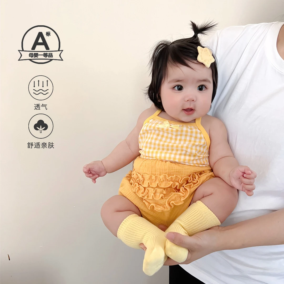 儿童夏季衣服新生宝宝韩系薄款格子吊带上衣包屁裤套装婴儿两件套
