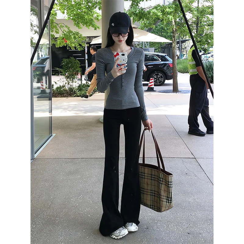 美式灰色v领长袖t恤早秋季穿搭打底衫修身显瘦内搭上衣显瘦微喇裤