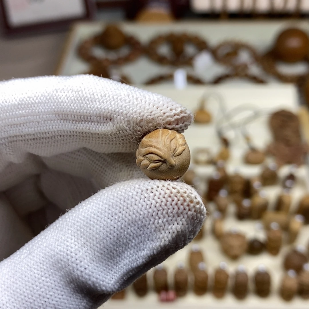 散珠檀香木印度迈索尔老山檀1.1凤九