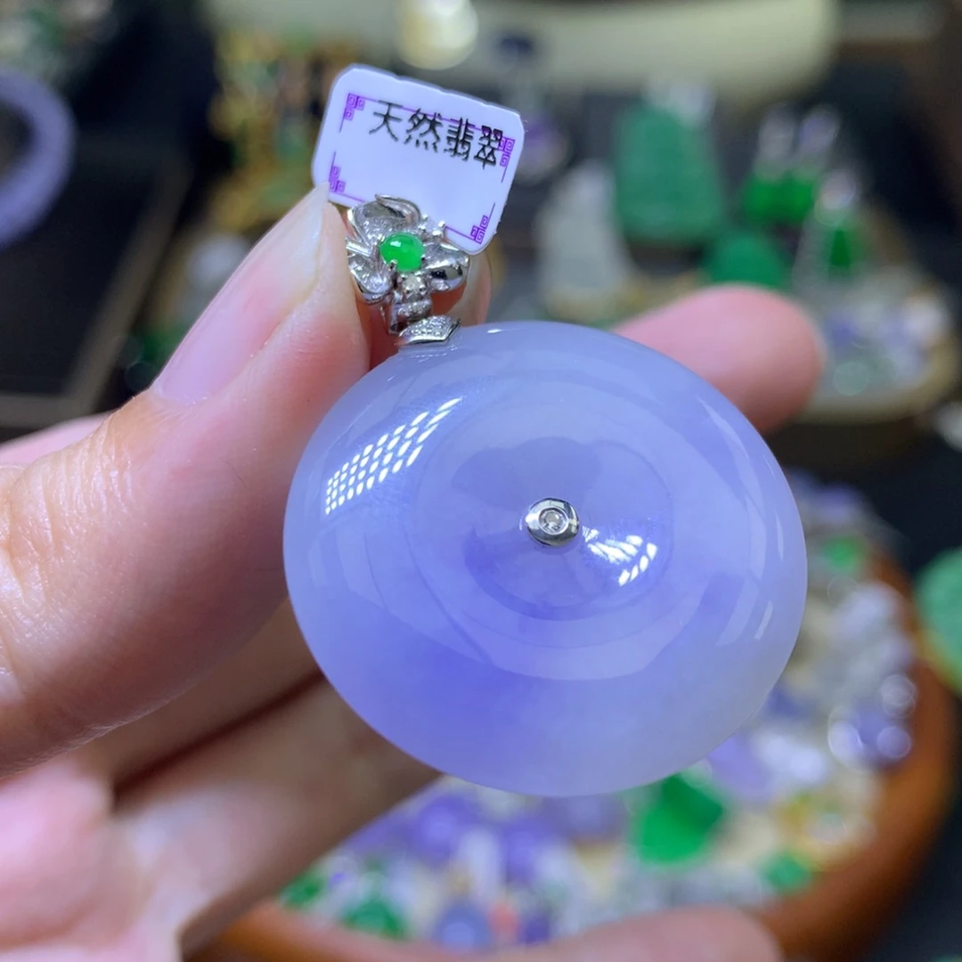 颈饰18K金镶嵌翡翠