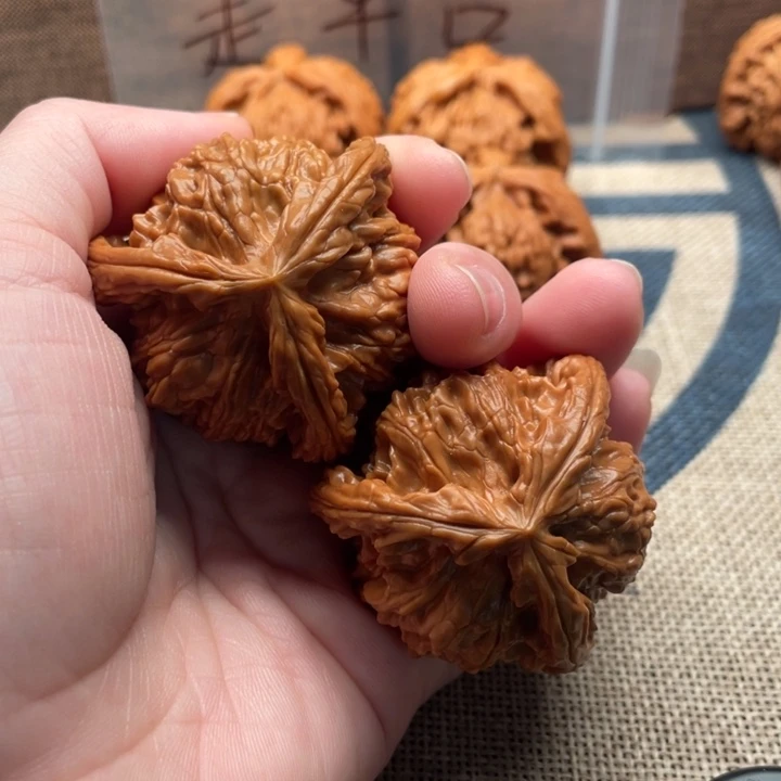 马***功核桃白狮子43核桃