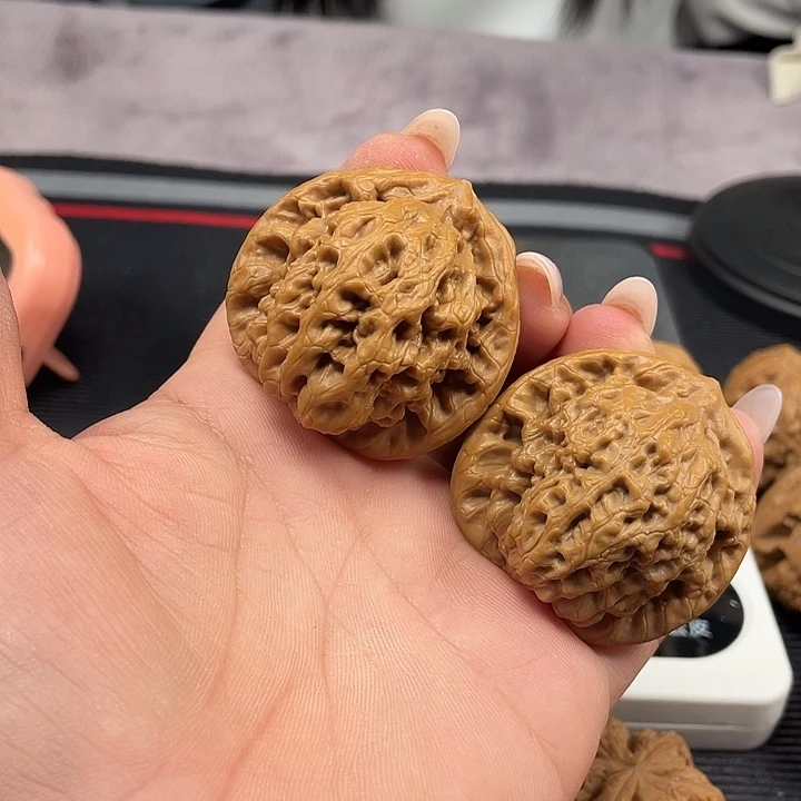 遇***你文玩核桃把件44.5金公子