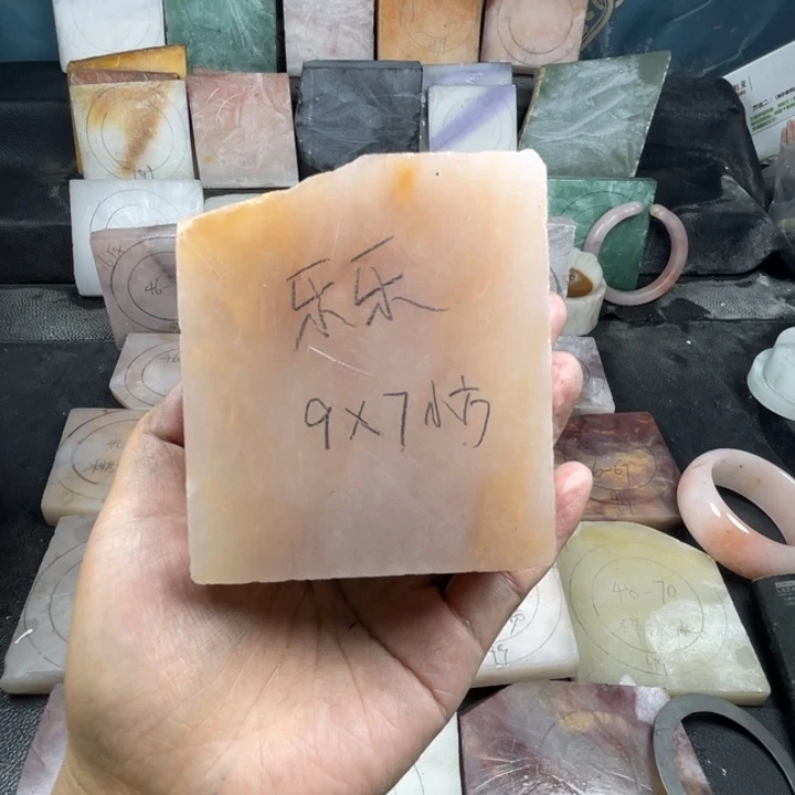 石英质玉手镯未镶嵌乐***猫定制手镯