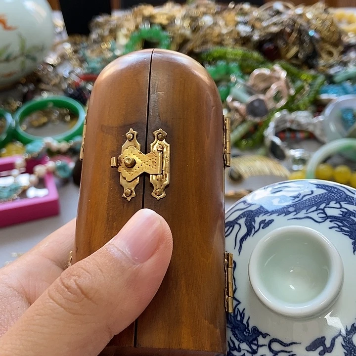 瓷片哈哈哈哈哈给哈哈哈哈哈哈