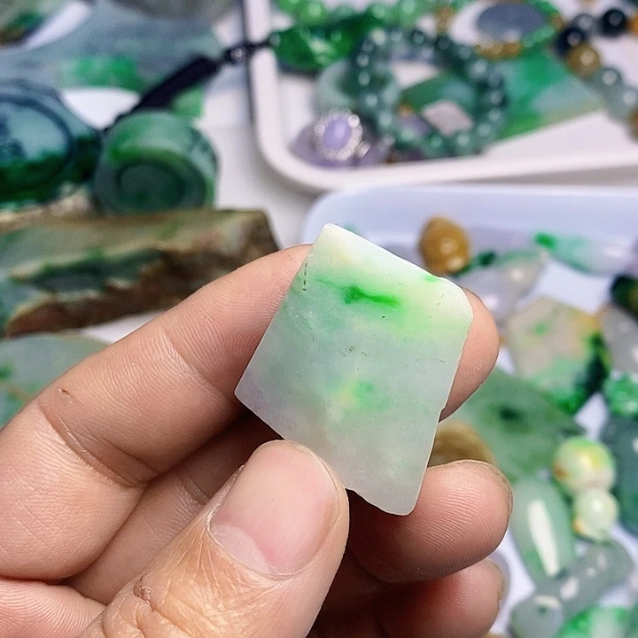 翡翠散珠天然翡翠A货挂件