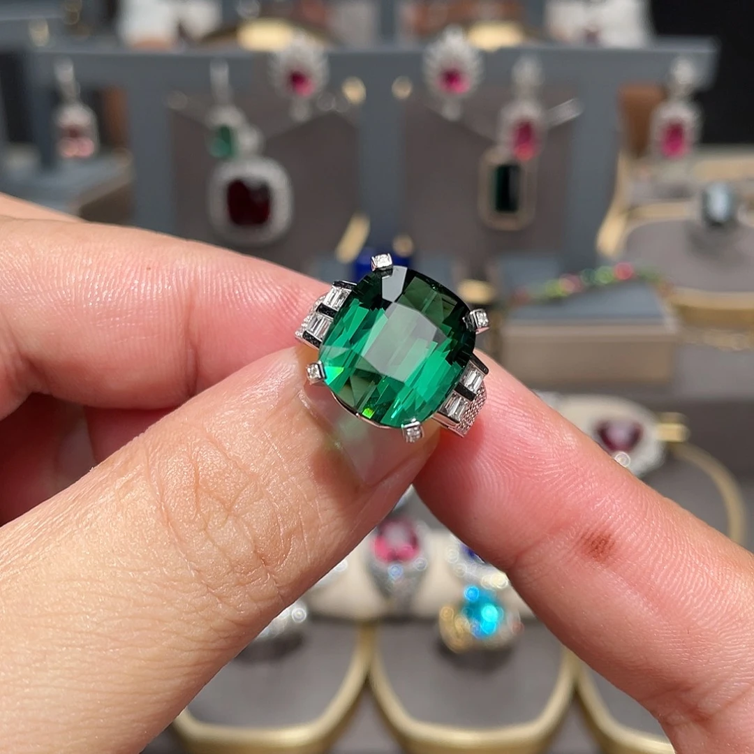 18K金镶嵌戒指碧玺12.75ct