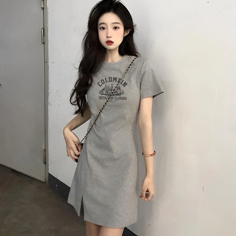 2025中长款T恤连衣裙女夏季正肩圆领褶皱修身开叉裙子设计感小众