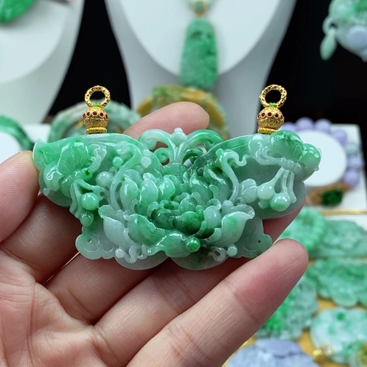 翡翠颈饰未镶嵌翡翠吊坠