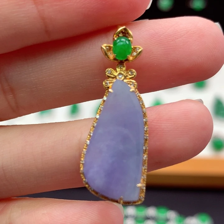 颈饰18K金镶嵌翡翠翡翠