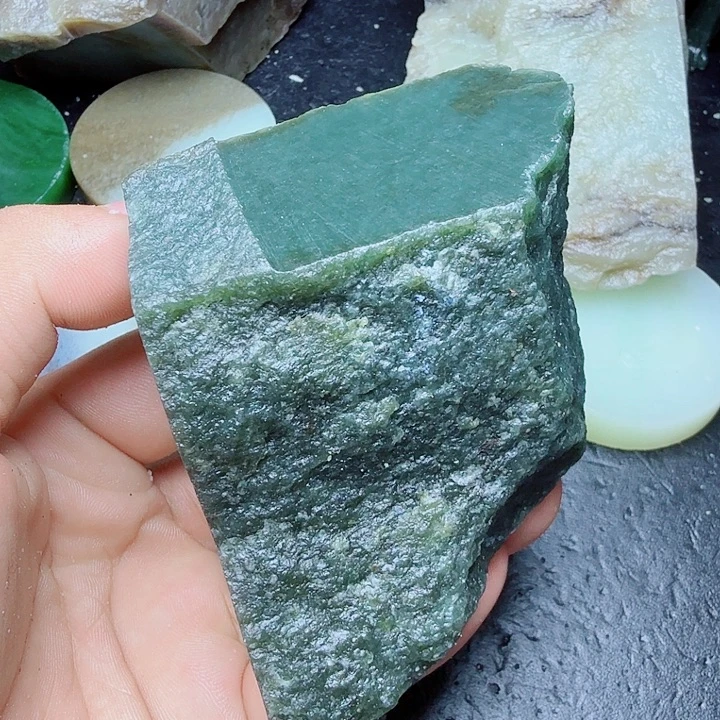 未镶嵌和田玉（糖玉）珠宝奇石