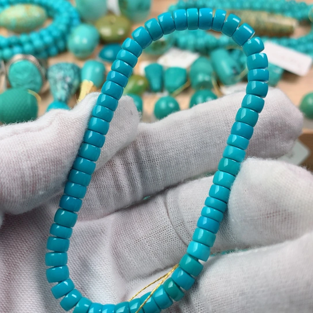 绿松石颈饰未镶嵌