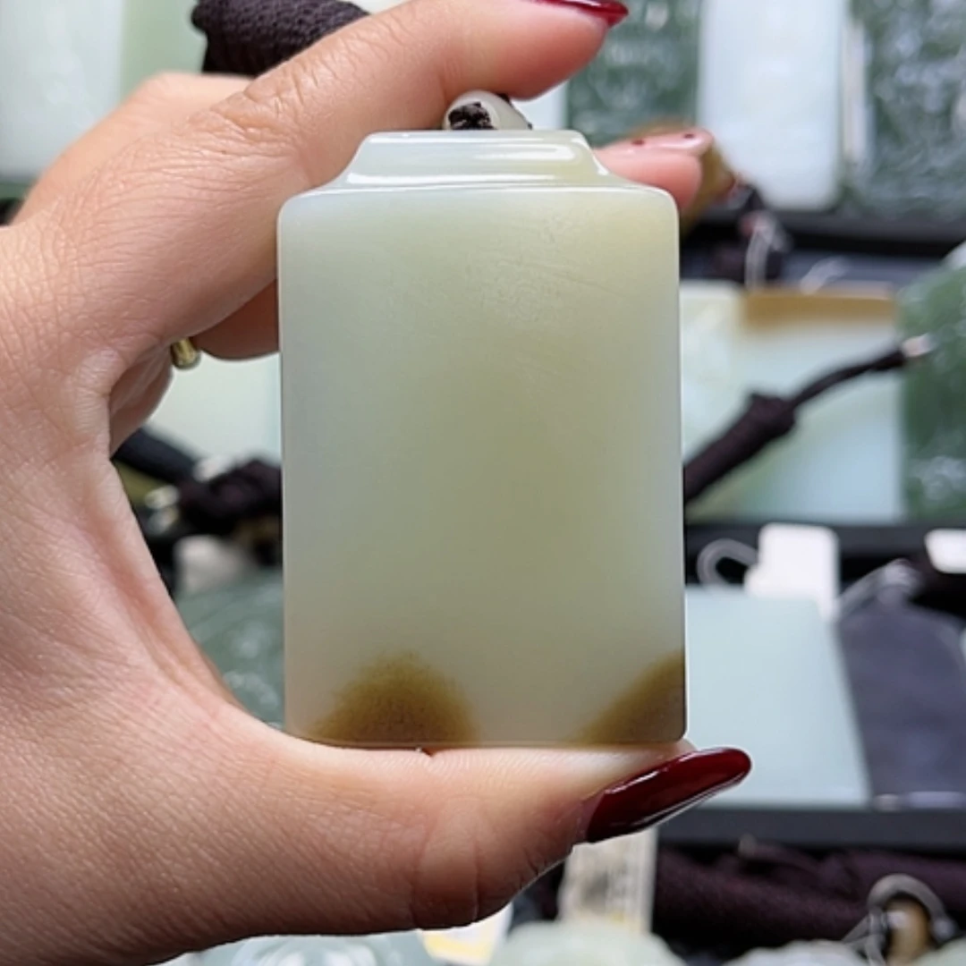 【闪购商品】和田玉颈饰未镶嵌二****瓶