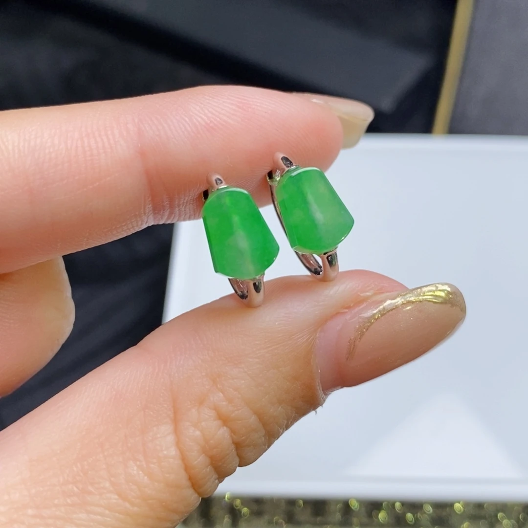 翡翠18K金镶嵌耳饰小桶珠耳扣