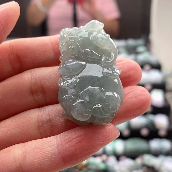 【闪购商品】翡翠未镶嵌颈饰山****你