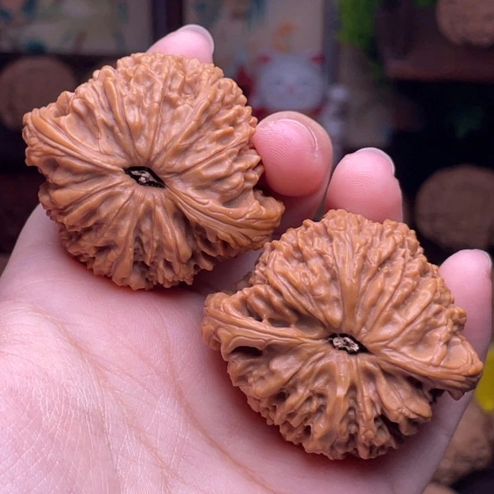 把件桃核闪购6南疆石