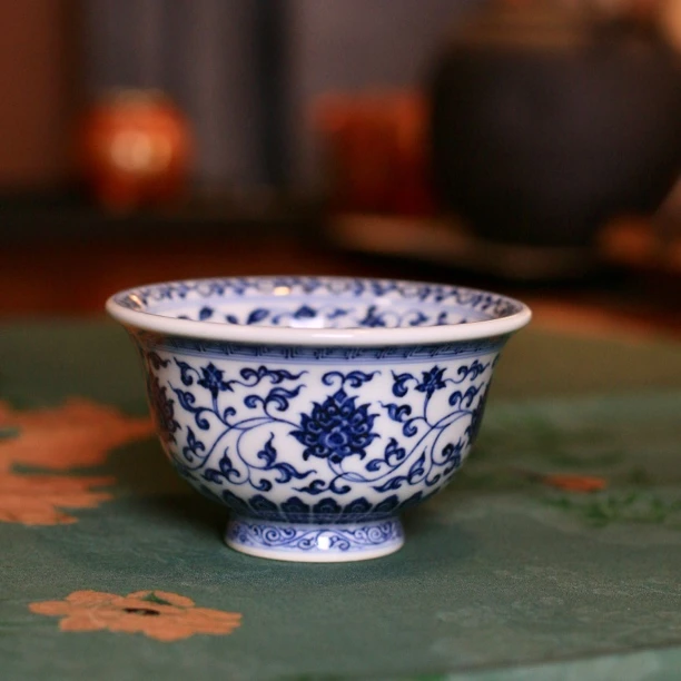 元煦和晓 青花满工缠枝莲大压手杯