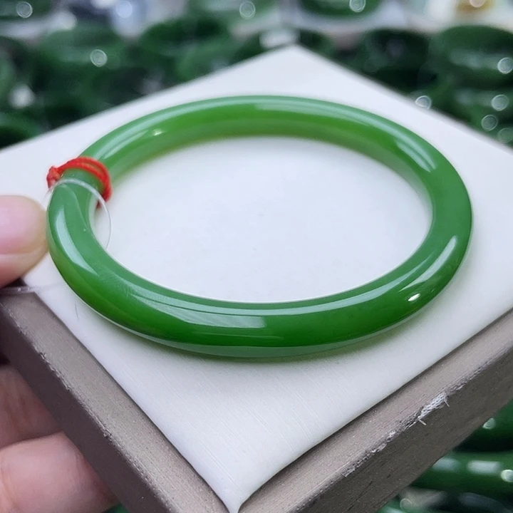 未镶嵌手镯和田玉（碧玉）