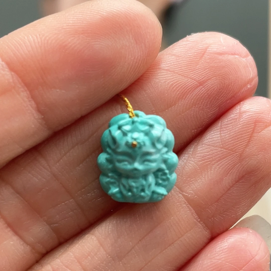 绿松石未镶嵌颈饰