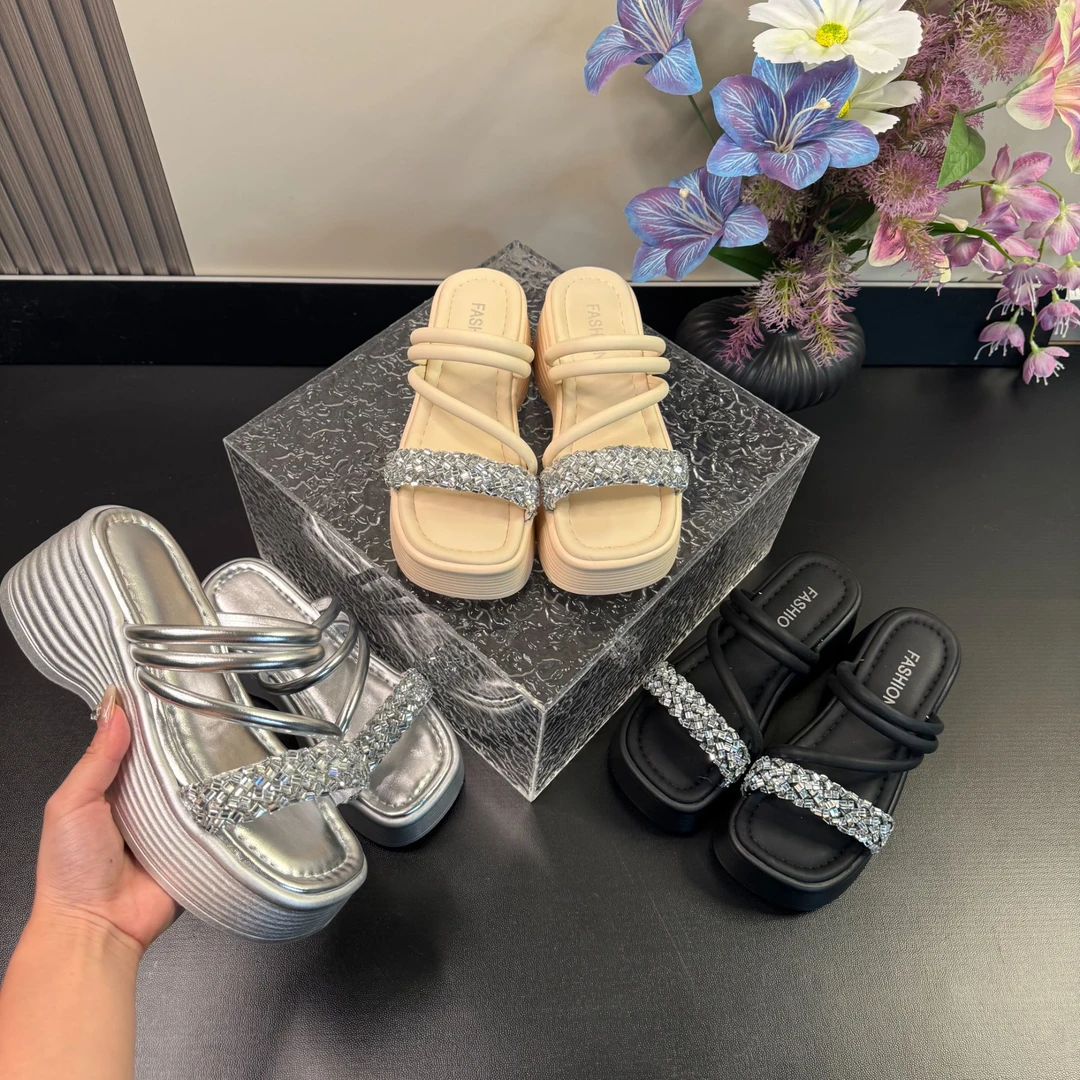 2025年夏季时尚百搭厚底女小个子增高沙滩水钻方头网红凉拖鞋7CM