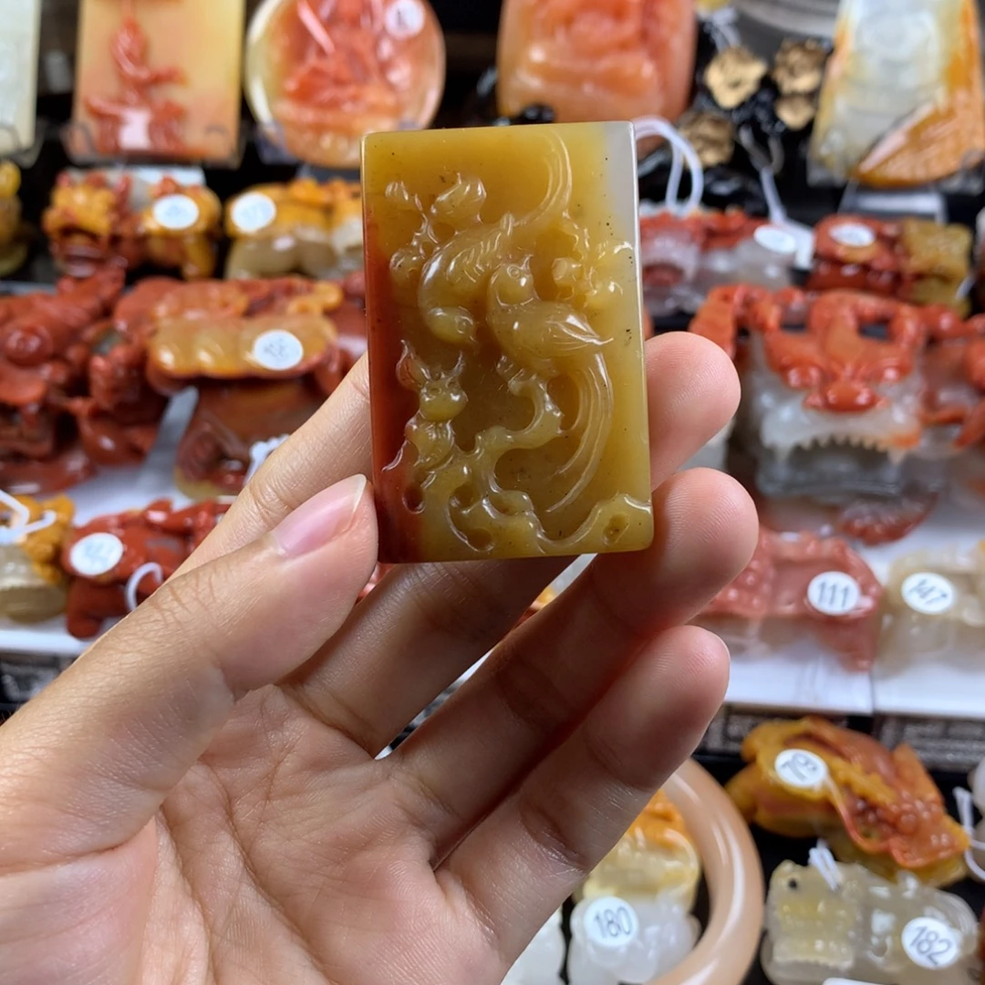 石英质玉（黄龙玉）未镶嵌挂件