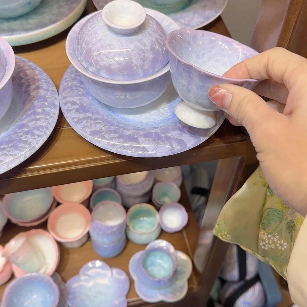 青花壶在景德镇工艺