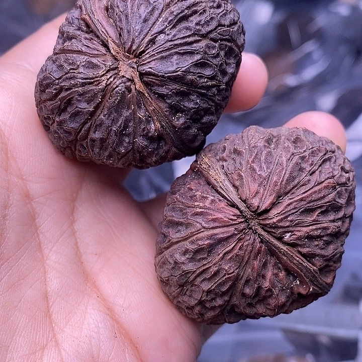 潇***叔把件文玩核桃   110