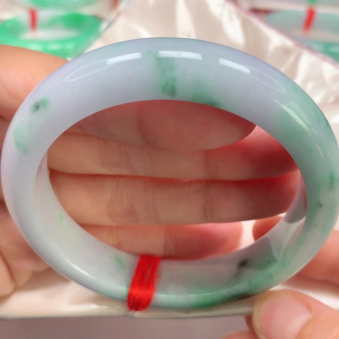 翡翠未镶嵌手镯春彩