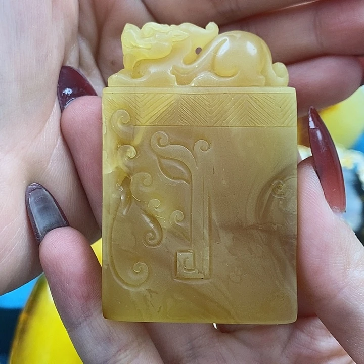 琥珀颈饰未镶嵌吊坠
