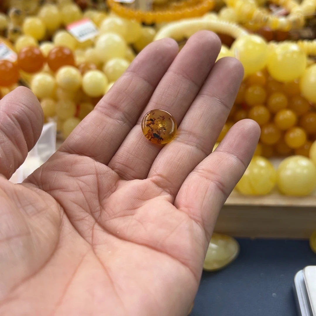 未镶嵌琥珀珠宝奇石