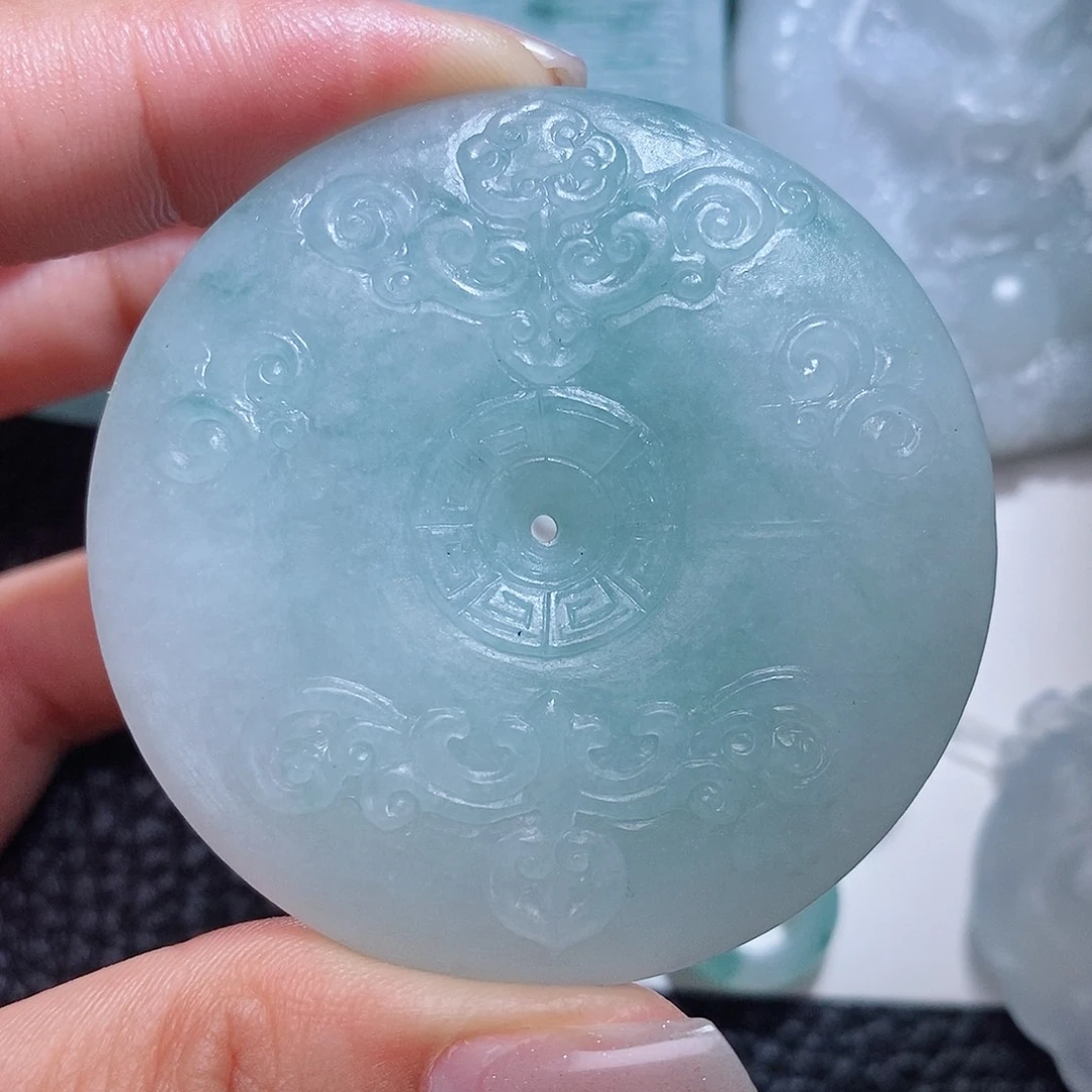 未镶嵌定制翡翠毛货付款后确认抛光