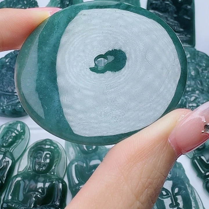 翡翠未镶嵌颈饰天然的A货翡翠多样性发其一
