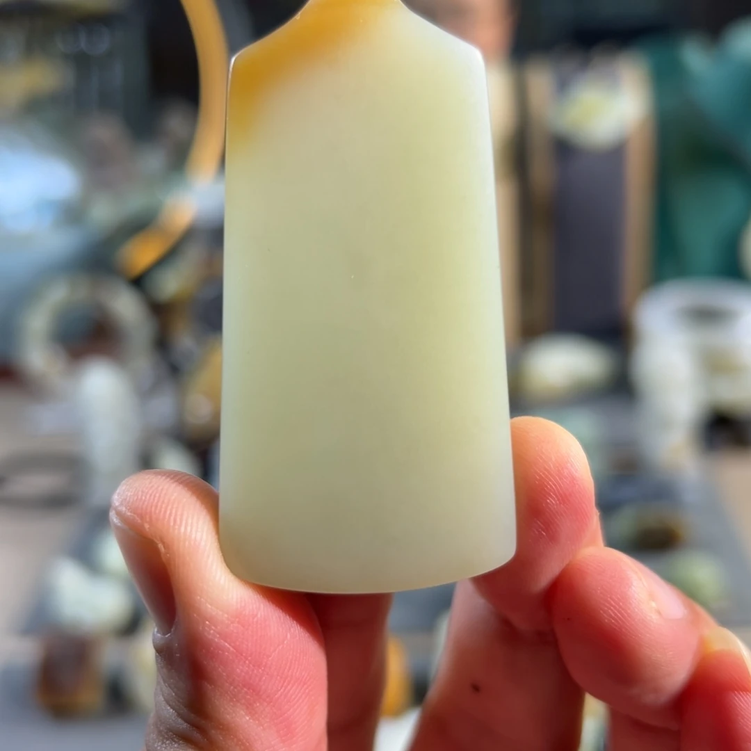 和田玉未镶嵌颈饰且未料