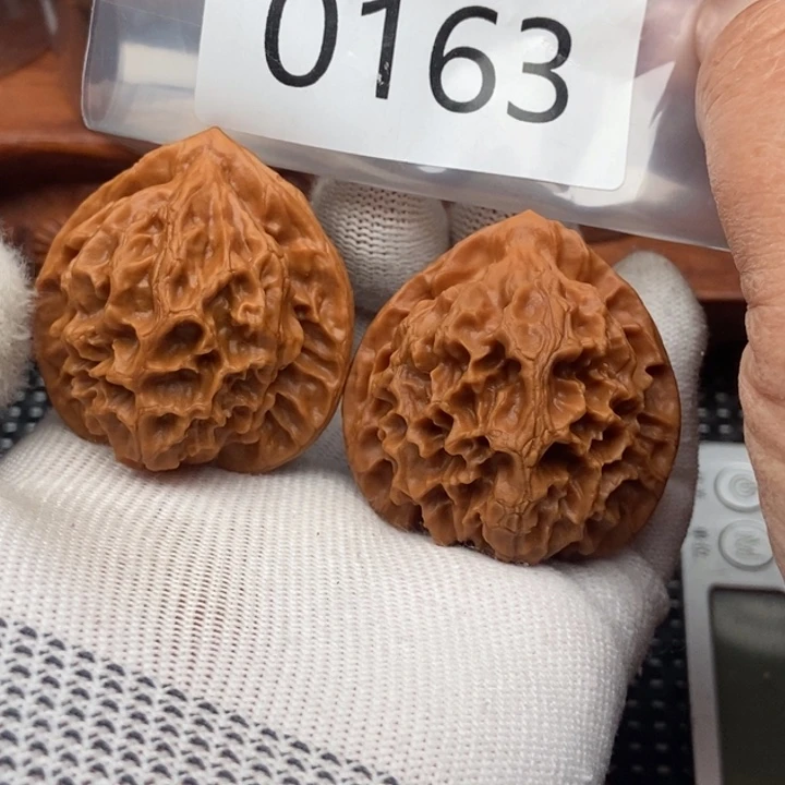 文玩核桃把件超****白龙鳞42