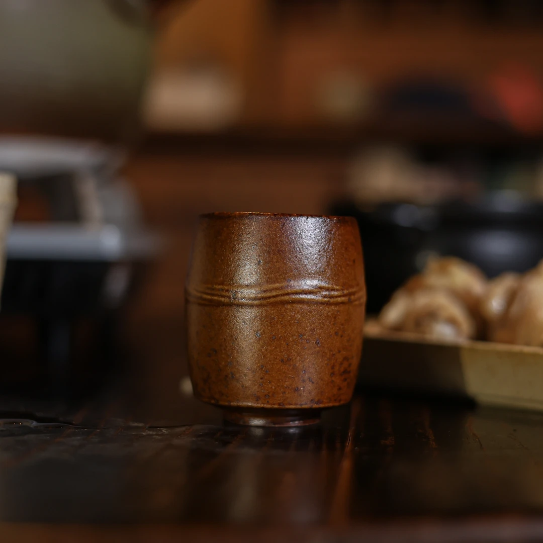 【阿茶】酱红釉-灰念-陶语水杯100ML（灰念0661）