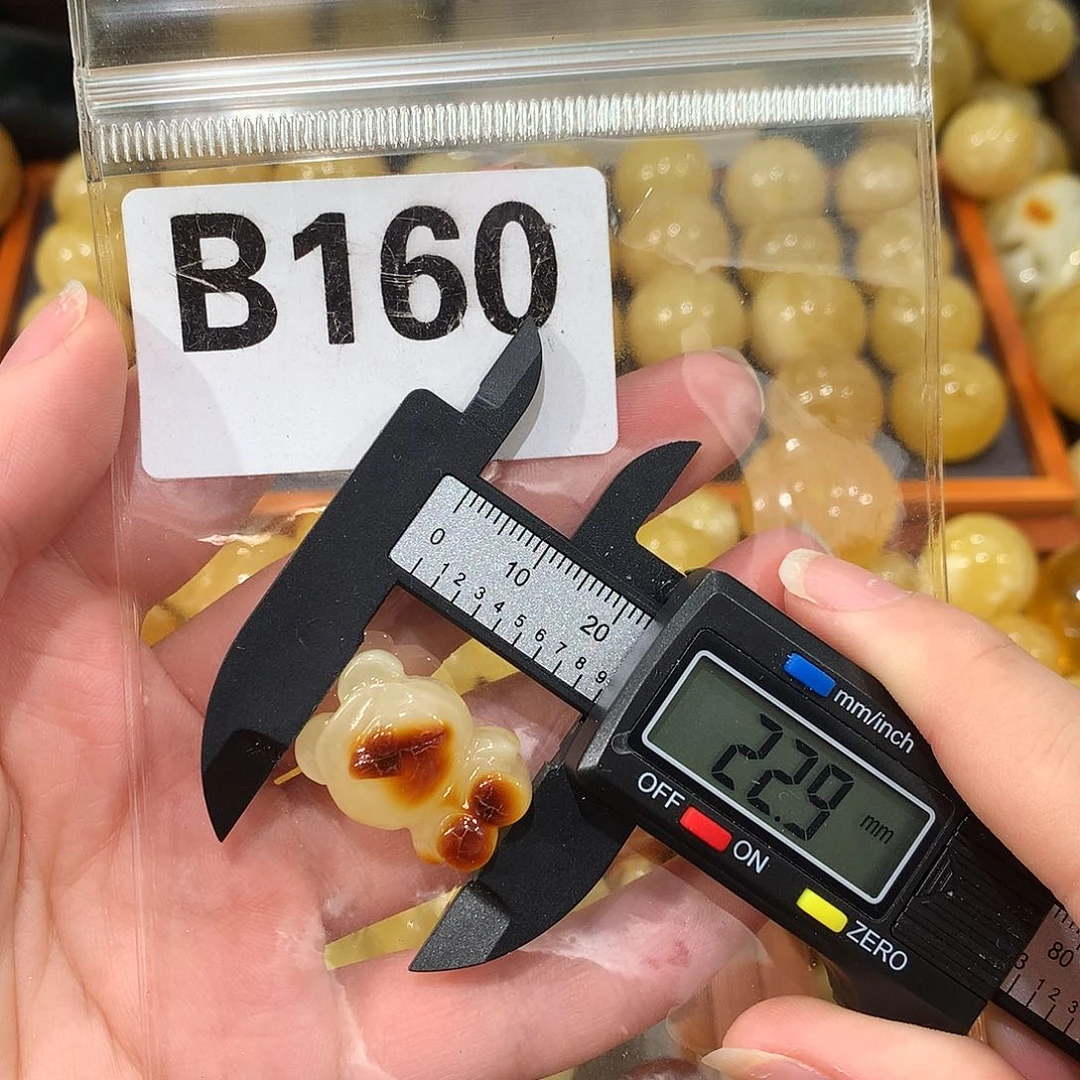 未镶嵌琥珀珠宝奇石
