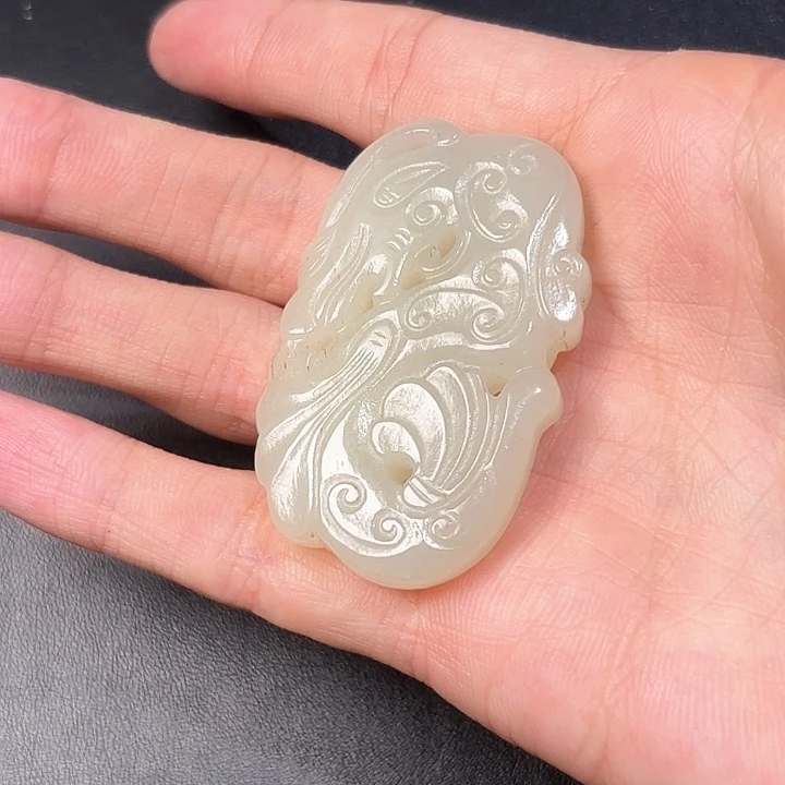 和田玉挂件未镶嵌读*看